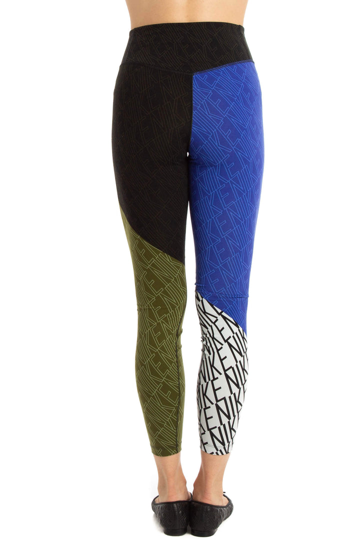 Pantalón Nike estampado, vista posterior – ClosetRehab