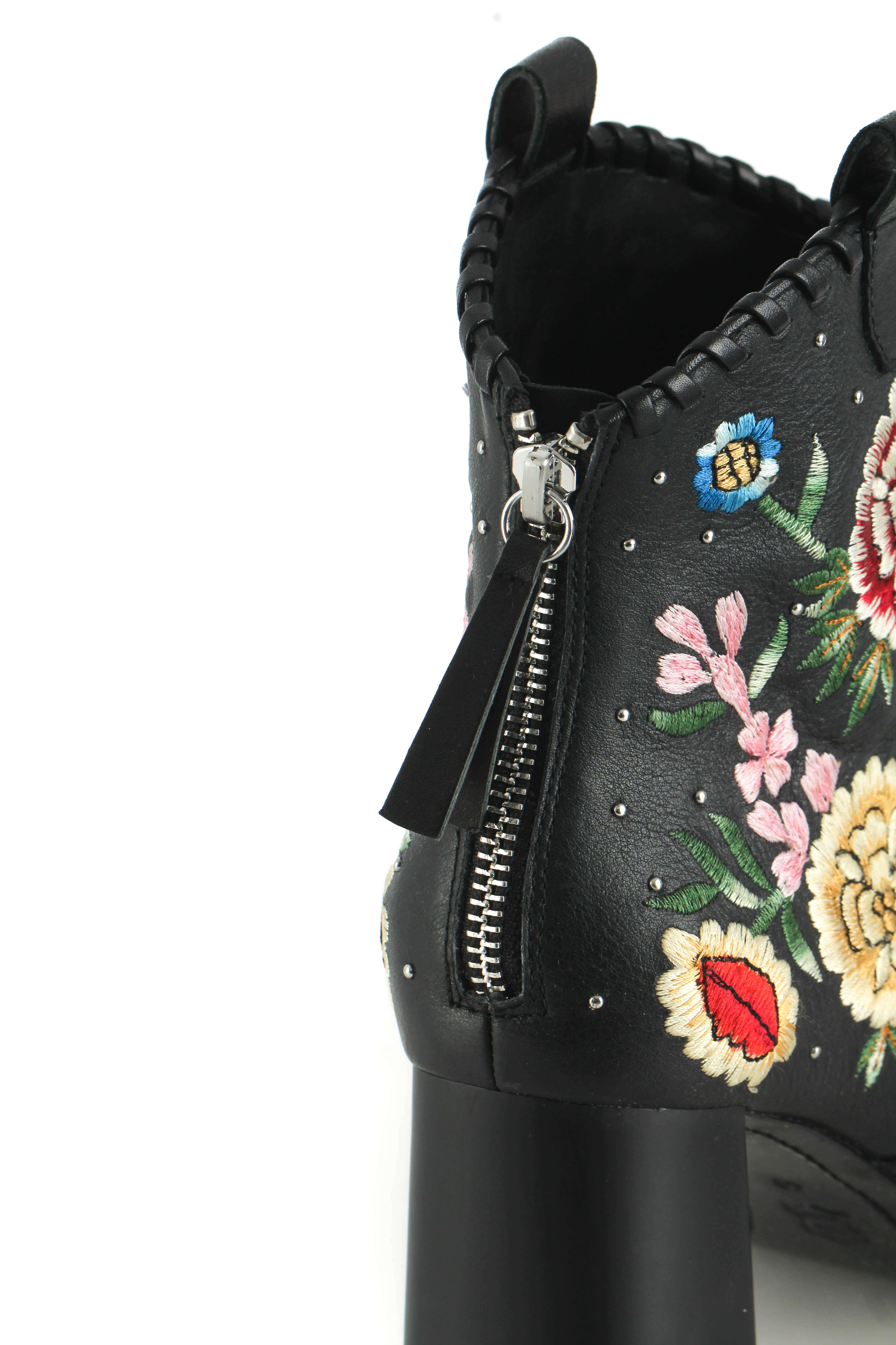 Alice + Olivia, 9 USA