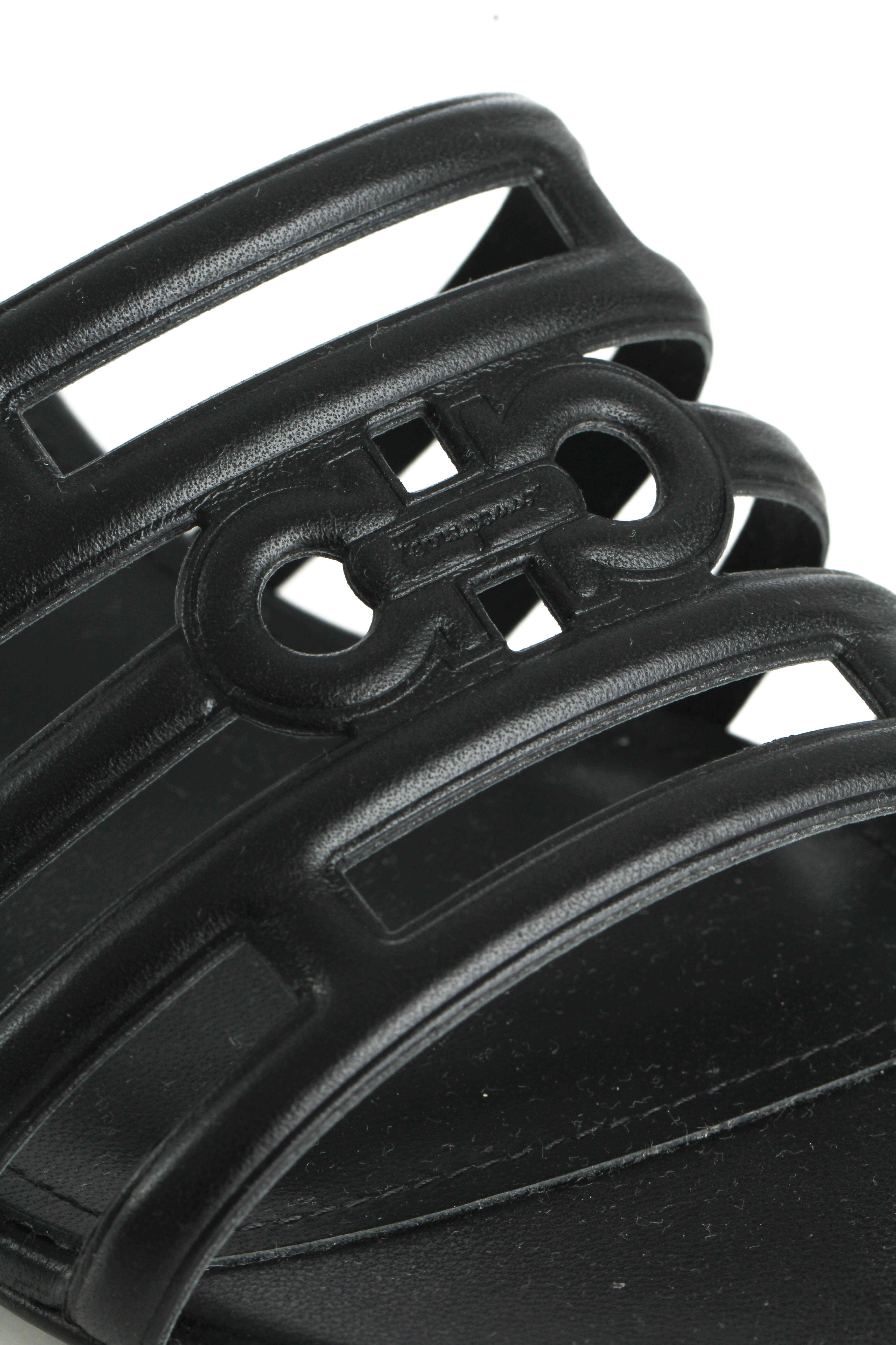 Salvatore Ferragamo, 6 USA