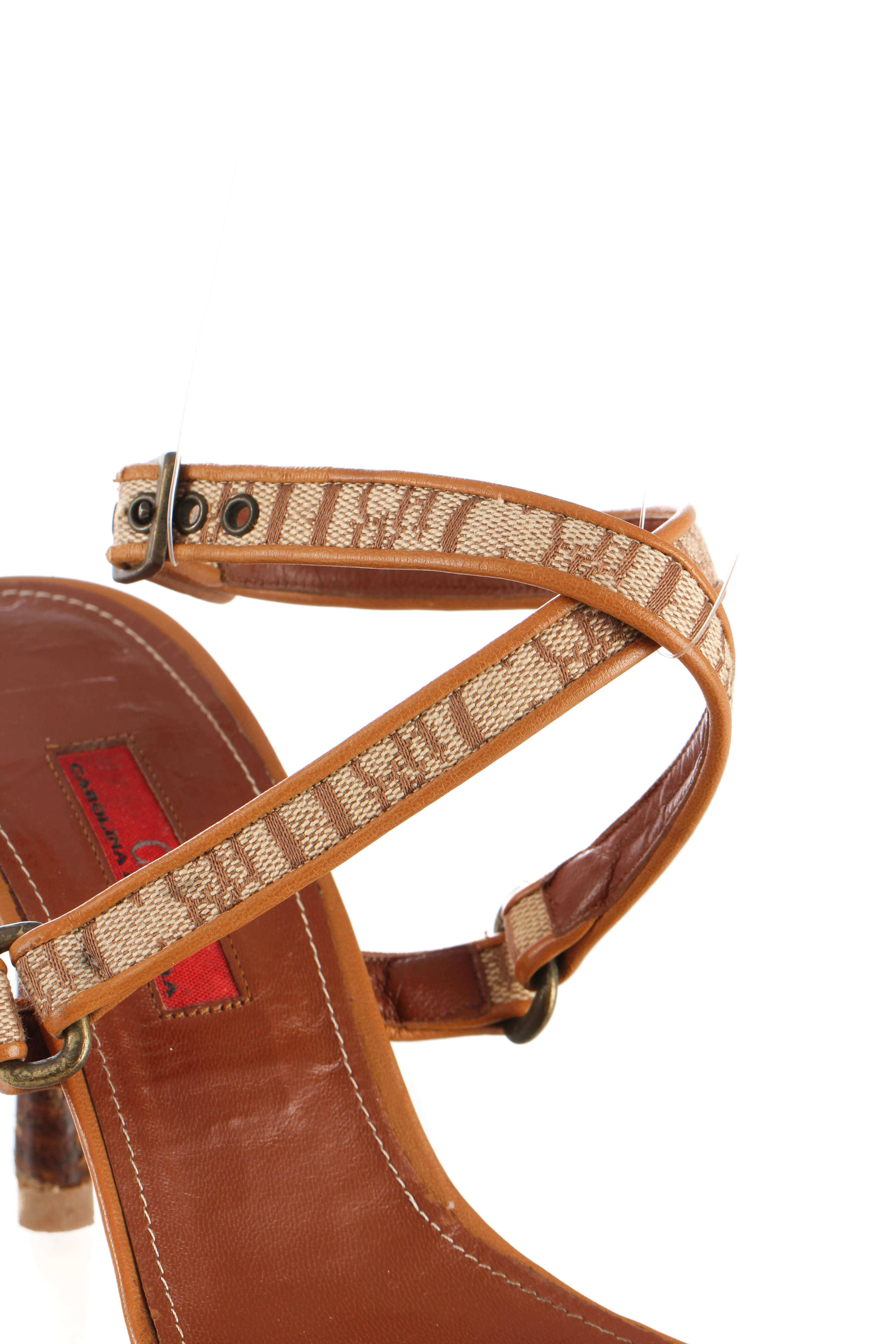 Carolina Herrera, 8 USA