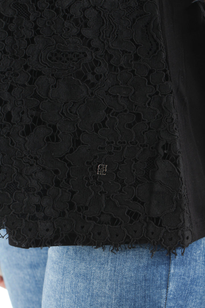 Blusa negra de encaje Carolina Herrera con manga corta, vista 4 – ClosetRehab