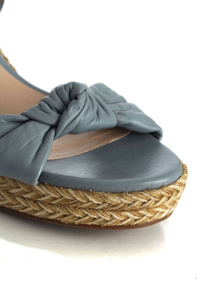 Zapato Stuart Weitzman azul, detalle 6 – ClosetRehab