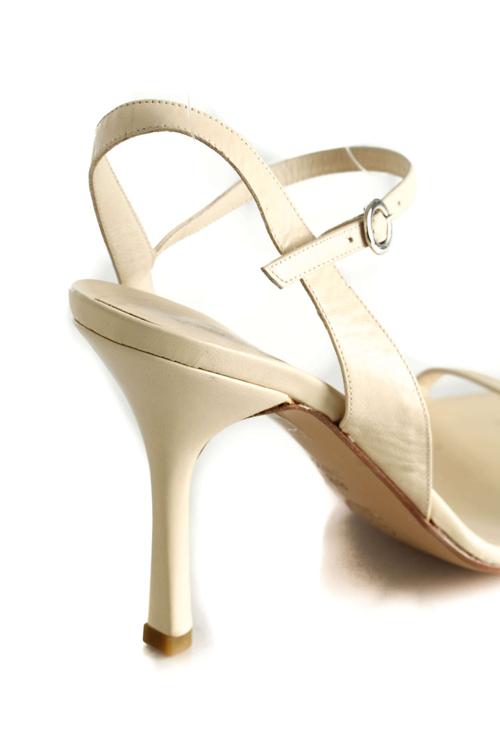 Zapato BCBG Maxazria beige, detalle 7 – ClosetRehab