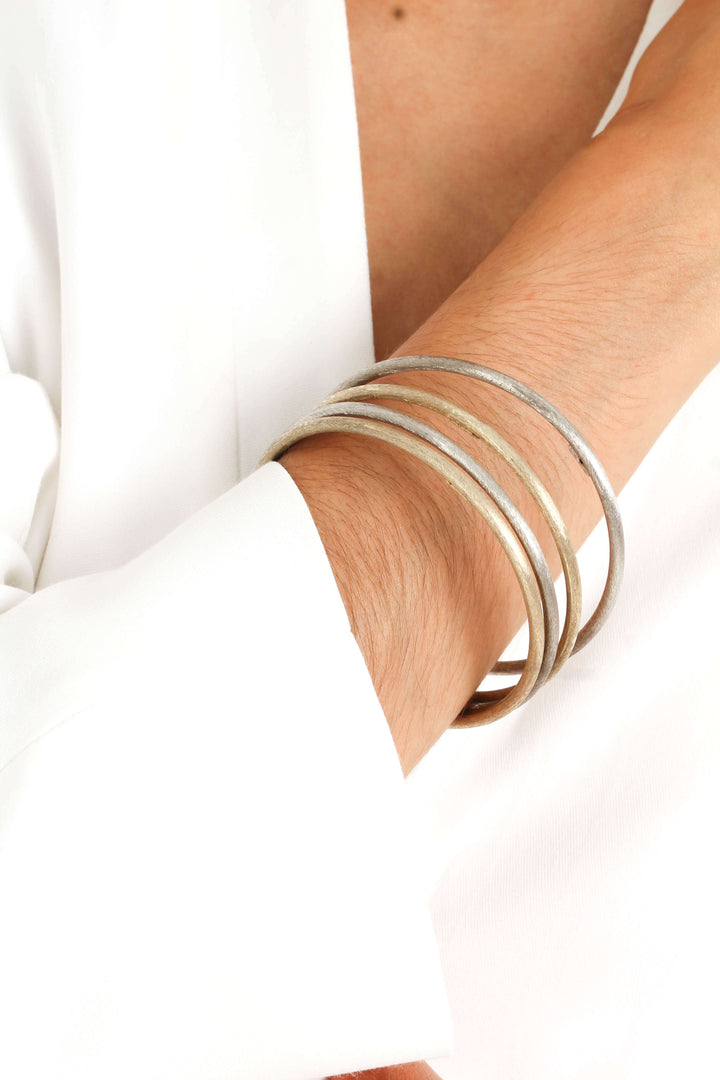 Pulsera, vista posterior – ClosetRehab