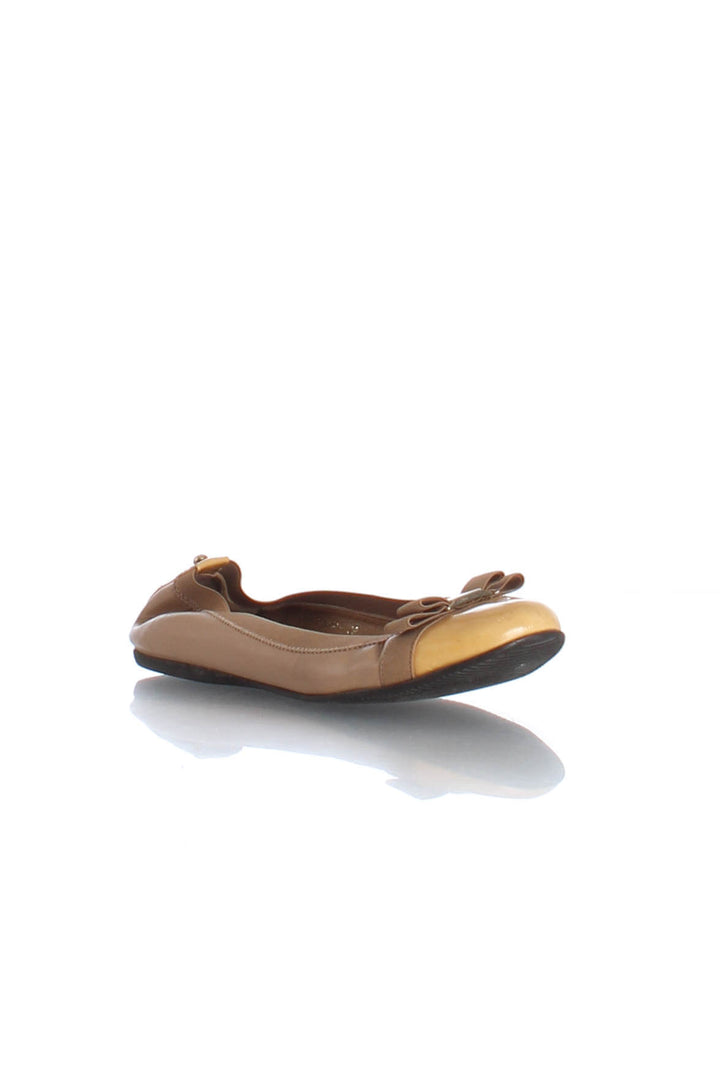 Zapato Carolina Herrera café, vista posterior – ClosetRehab