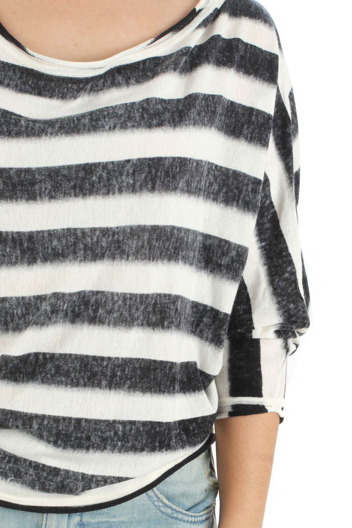Blusa BCBG Maxazria negro, vista lateral – ClosetRehab