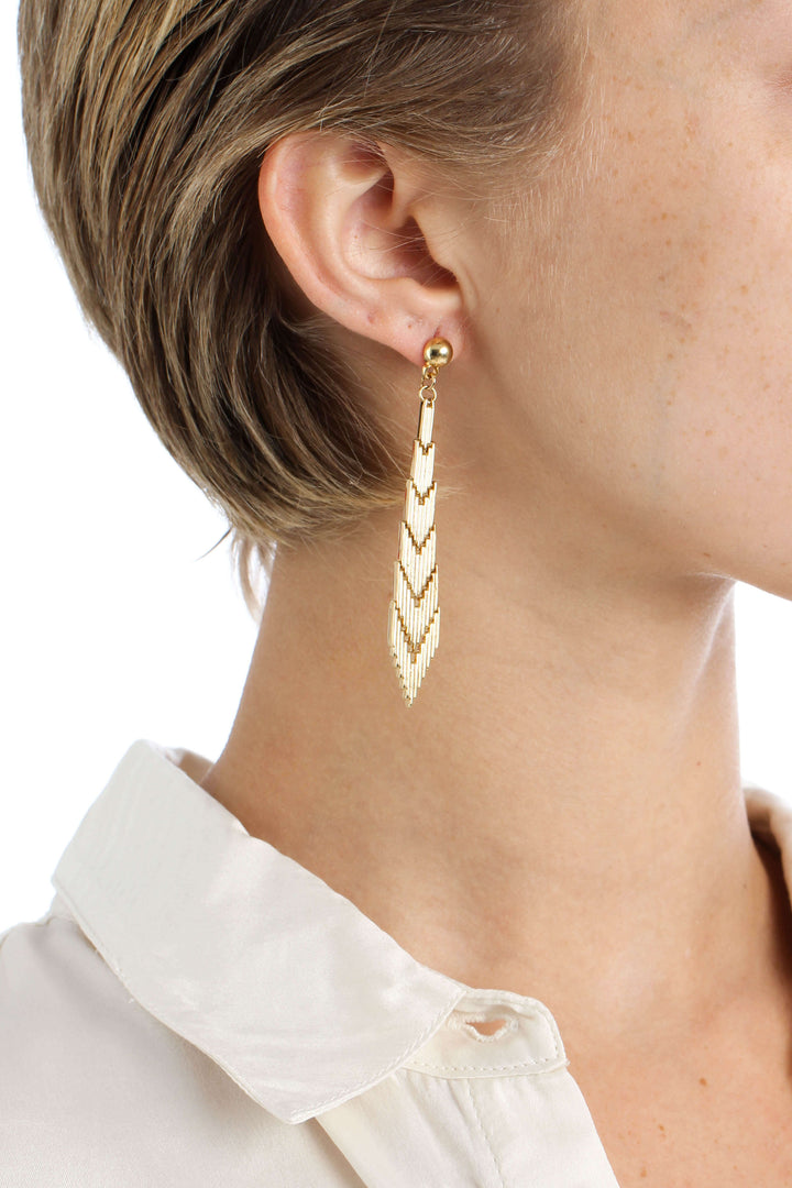 Aretes BCBGMAXAZRIA, vista frontal – ClosetRehab