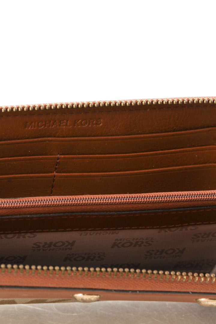 Cartera Michael Kors beige y café, detalle – ClosetRehab
