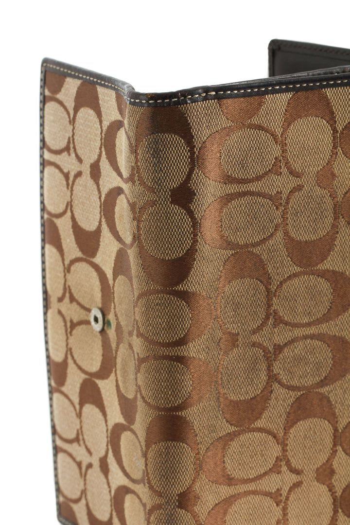 Monedero Coach café y estampado, detalle 8 – ClosetRehab