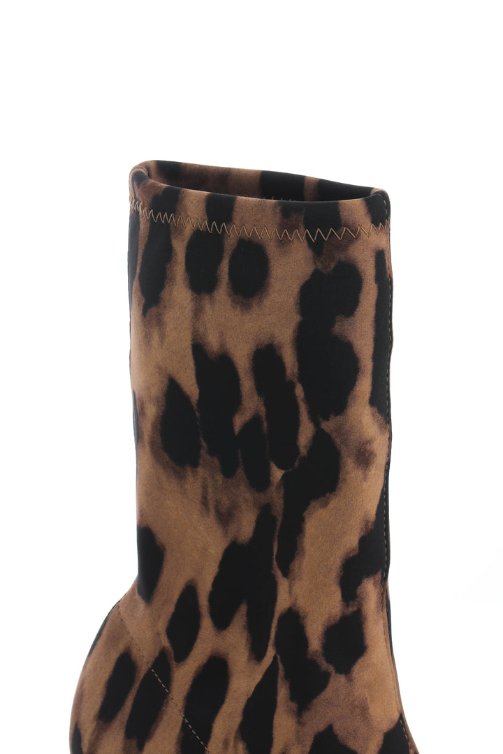 Zapato Stuart Weitzman café y estampado, detalle 9 – ClosetRehab