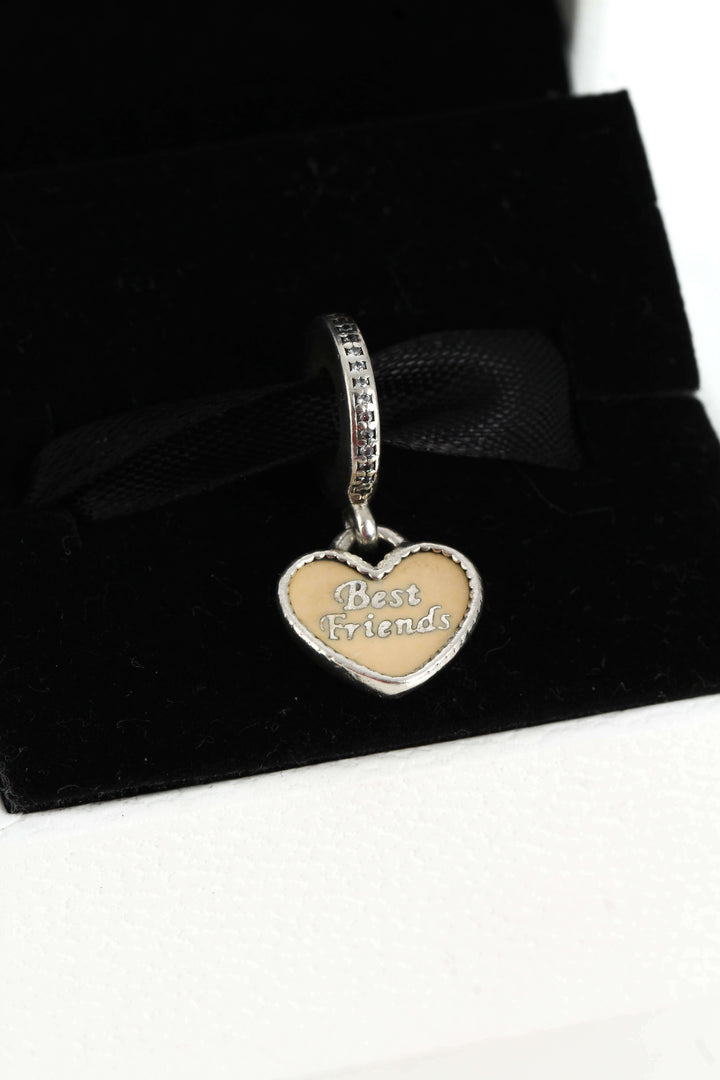 Charm Pandora, vista lateral – ClosetRehab