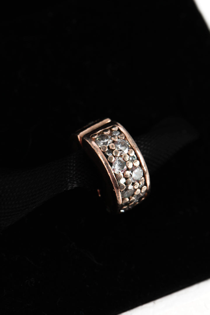 Charm Pandora, vista posterior – ClosetRehab