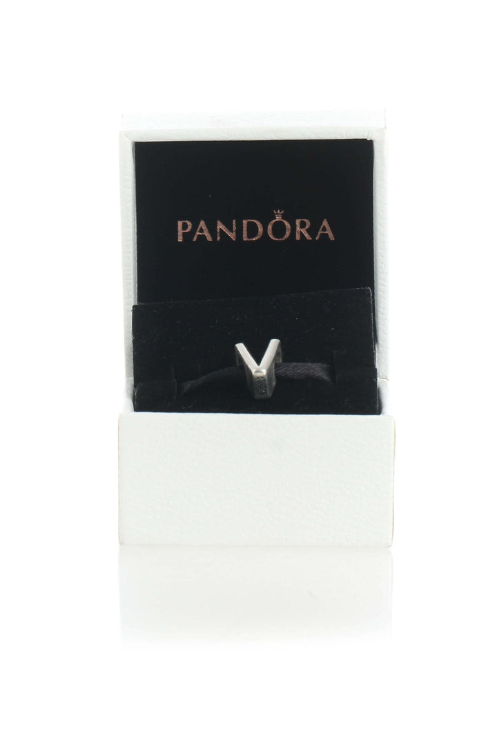 Charm Pandora, vista frontal – ClosetRehab