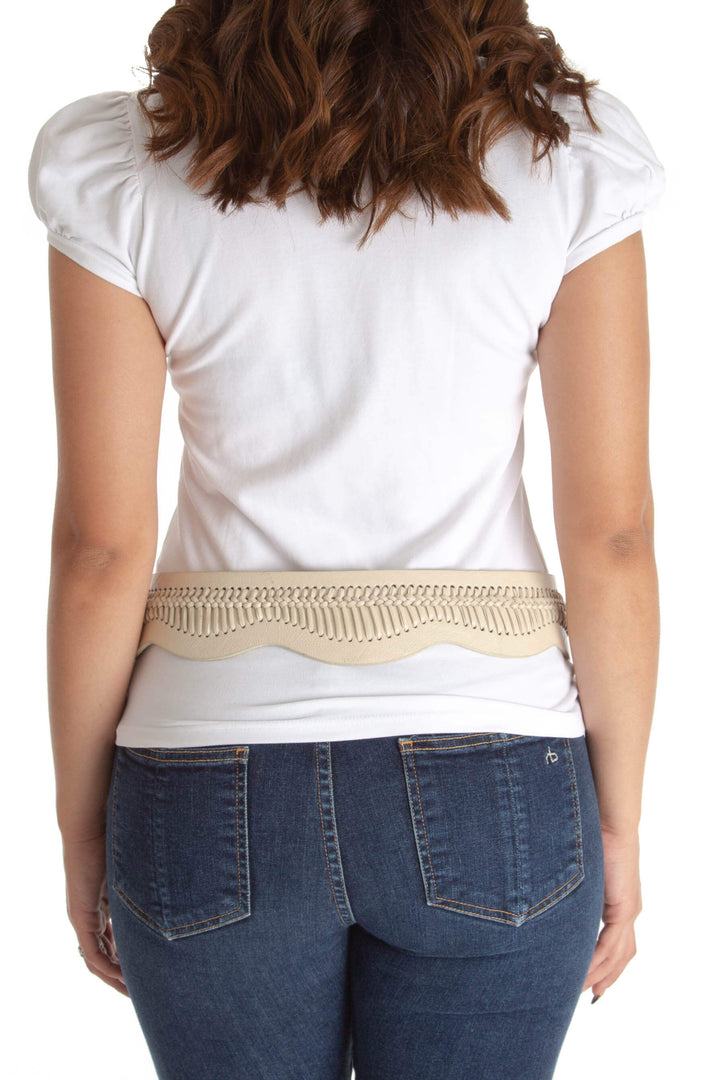 Cinturón BCBG Maxazria beige, vista posterior – ClosetRehab