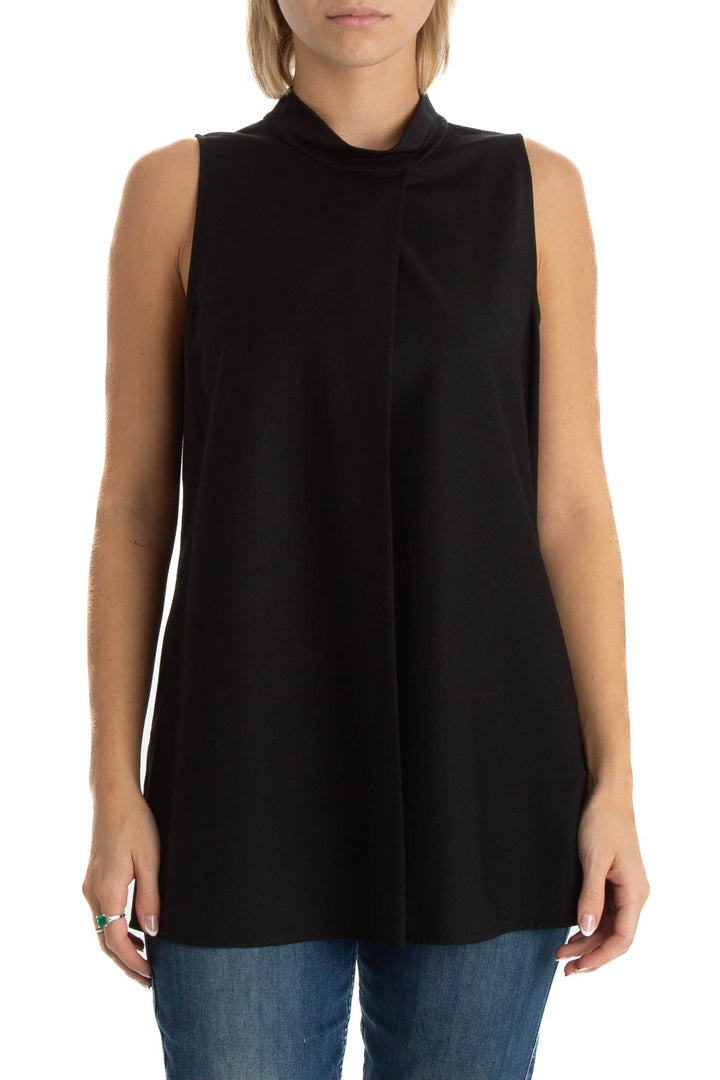 Blusa Theory negra sin mangas de cuello alto, vista frontal