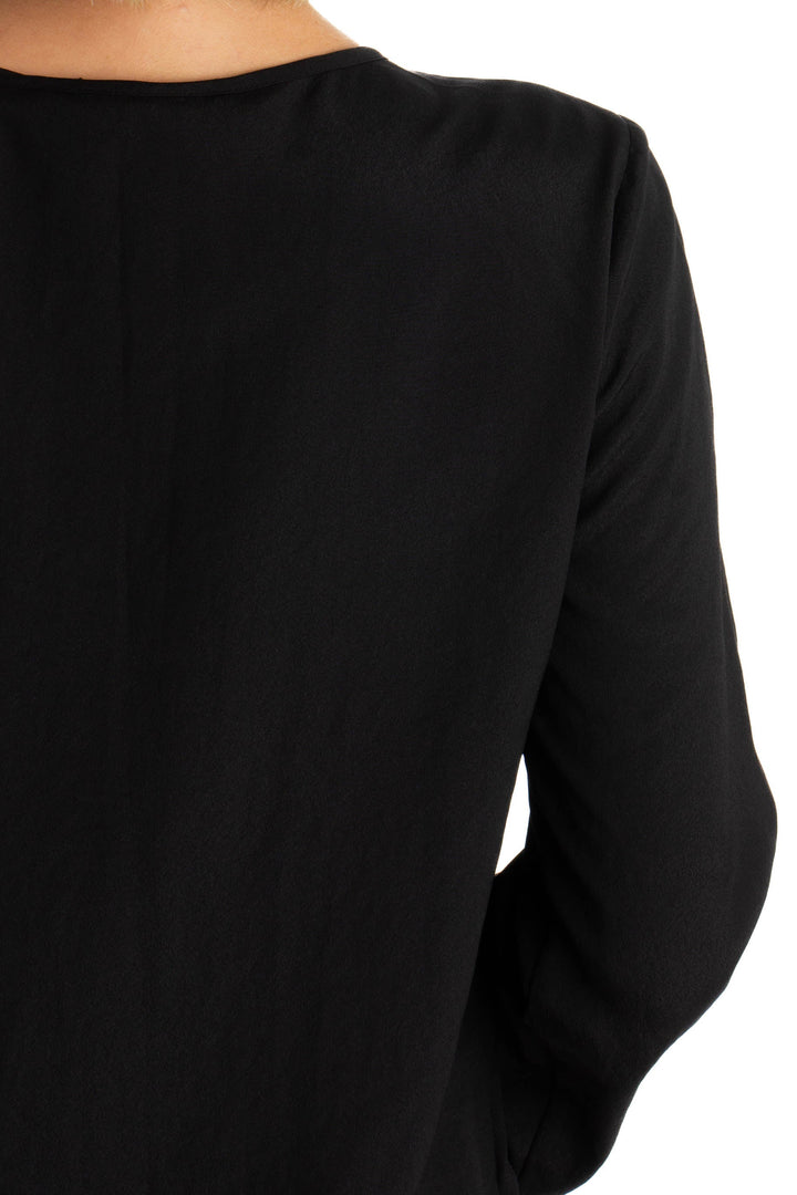 Blusa BCBG Maxazria negro, detalle 6 – ClosetRehab