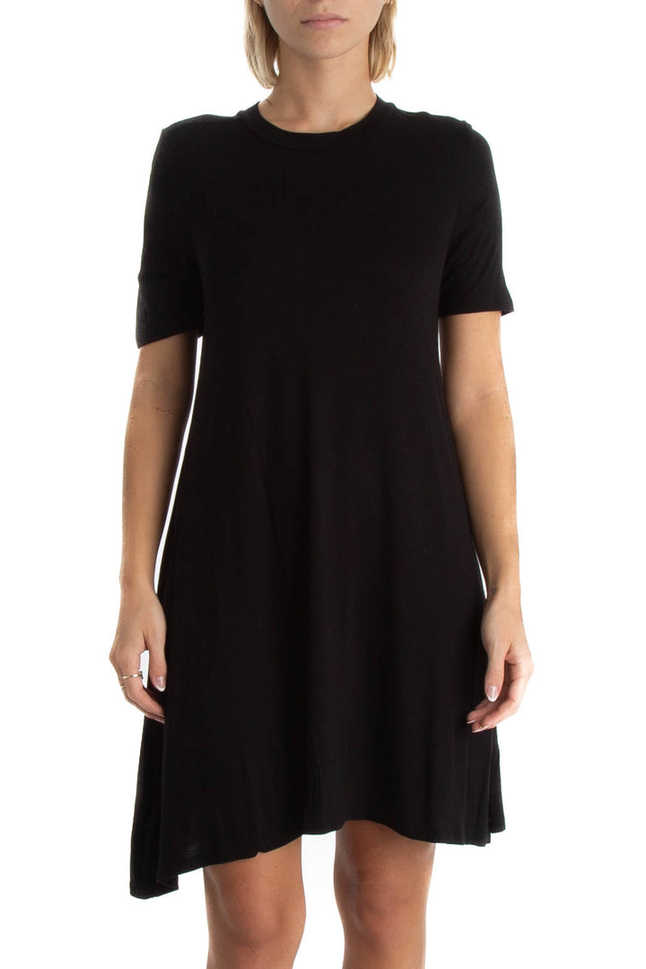 Vestido BCBG Generation negro, vista frontal – ClosetRehab