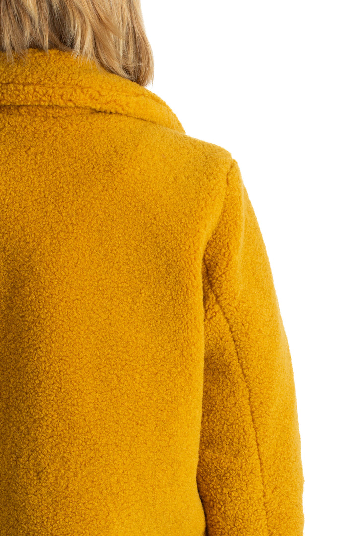 Abrigo BP . amarillo, detalle – ClosetRehab