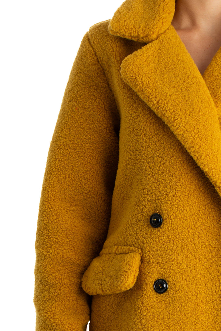 Abrigo BP . amarillo, detalle 6 – ClosetRehab
