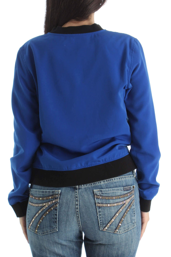 Chamarra Calvin Klein azul, vista posterior – ClosetRehab