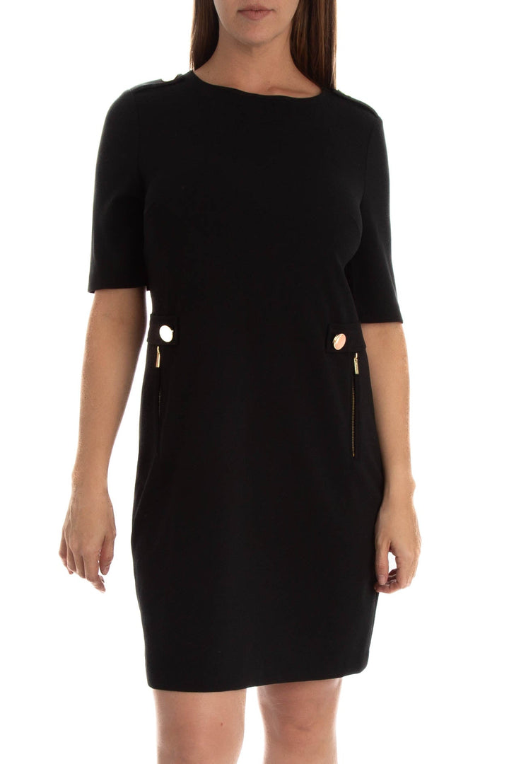 Vestido Calvin Klein negro, vista frontal – ClosetRehab