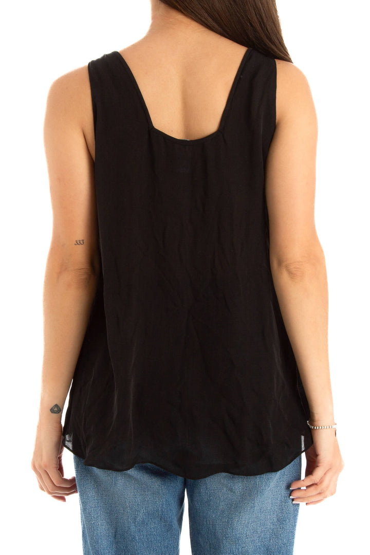Blusa Diane Von Furstenberg negro, vista posterior – ClosetRehab