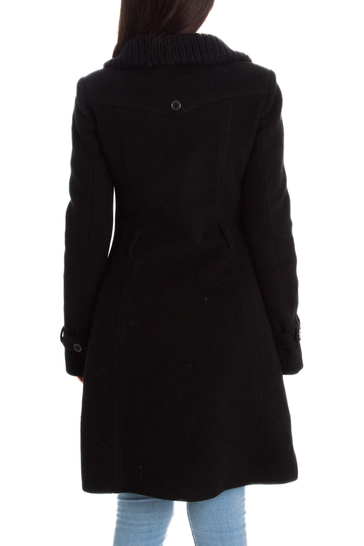 Abrigo Mango negro, vista lateral – ClosetRehab